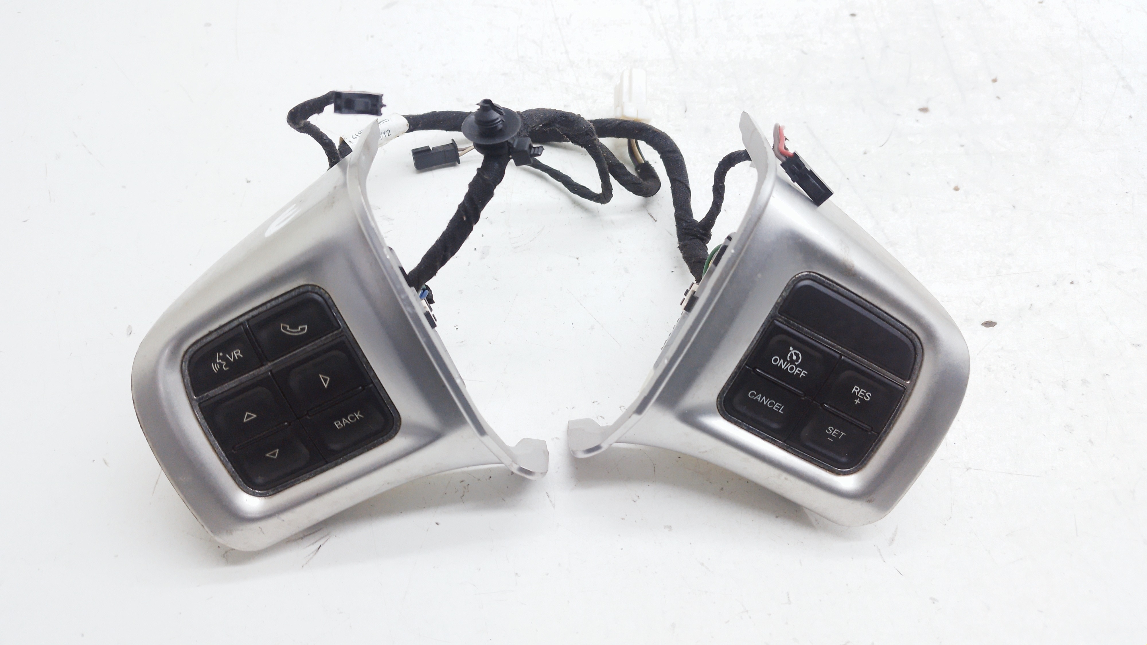Comando Volante Dodge Journey 2.7 V6 2009/ 2010 Nº618065400b