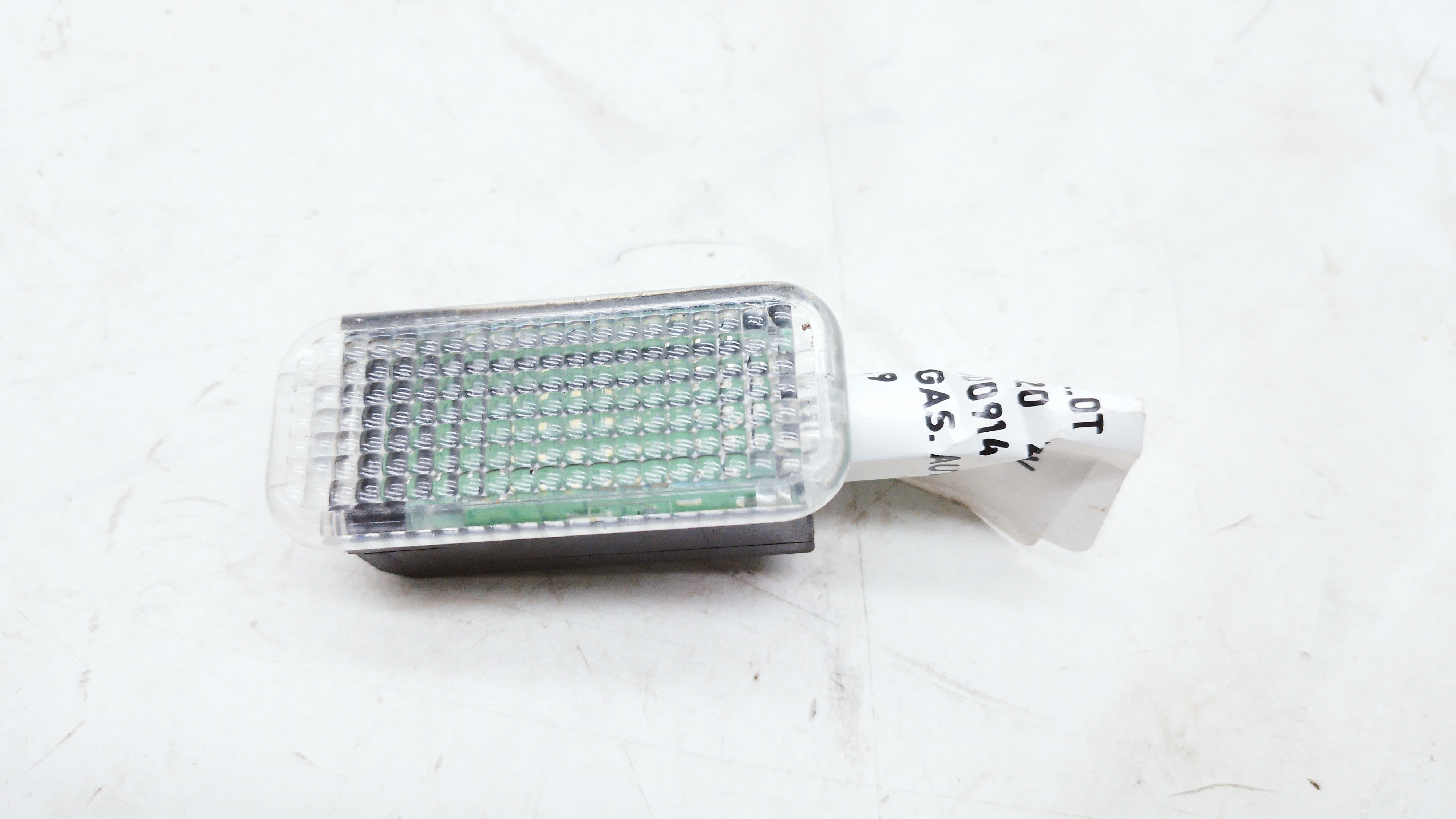Luz Cortesia Traseira Esquerda Audi A3 2.0 2020 Nº4e0947415