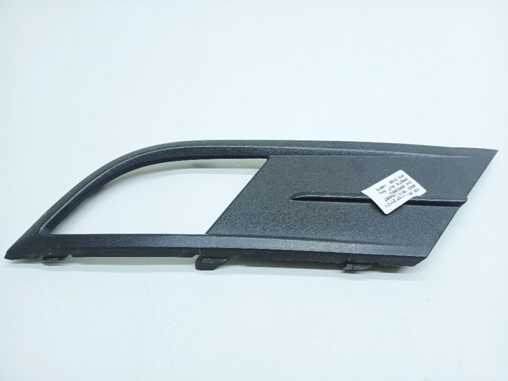 Acabamento Farol Direito Vw Jetta 2.0 2016 5c6853666e