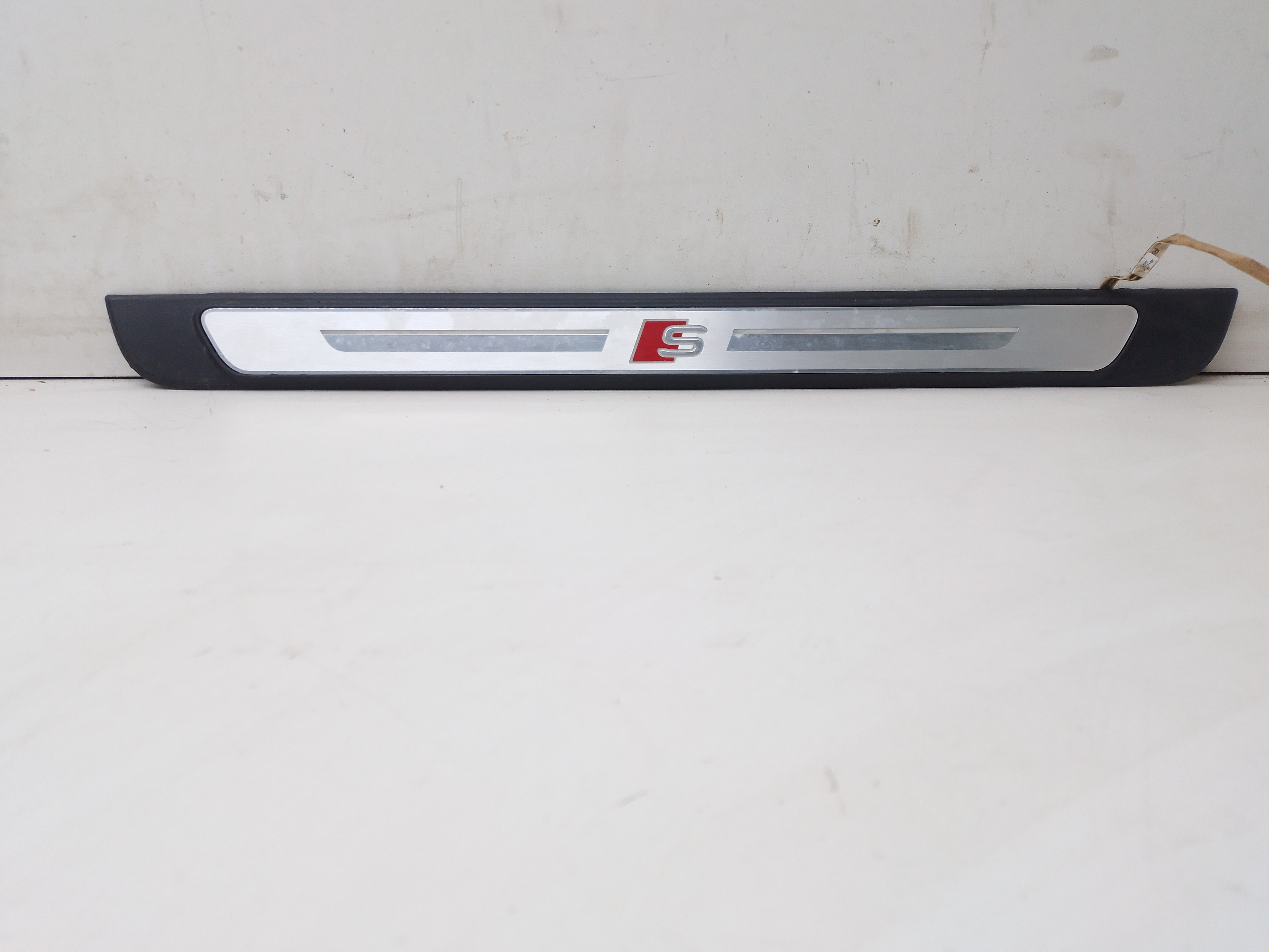 Soleira Dianteira Esquerda Audi A3 2.0 2021 Nº8y0947417a