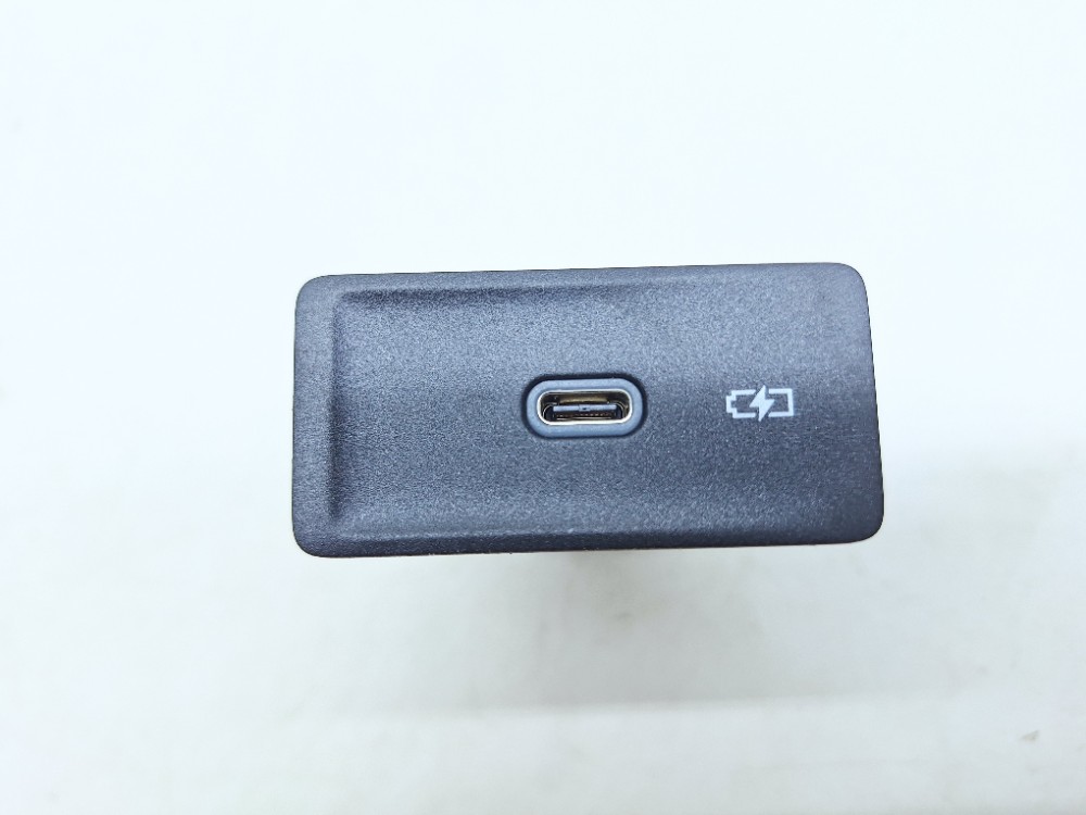 Entrada Usb Vw Jetta Gli 2.0 2024 17a035718/ 3g5035718