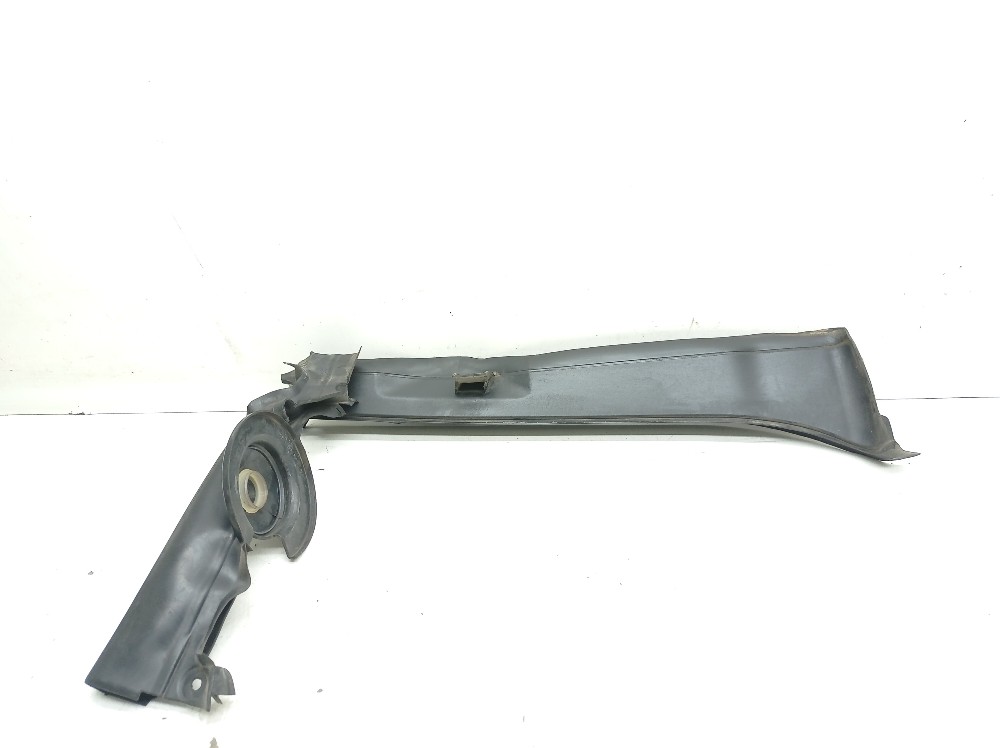 Acabamento Esquerdo Capo Bmw 125i 2.0 2013 2015 7269997