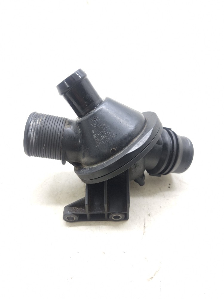 Carcaça Válvula Termostatica Bmw 320i 2.0 2016 6601544