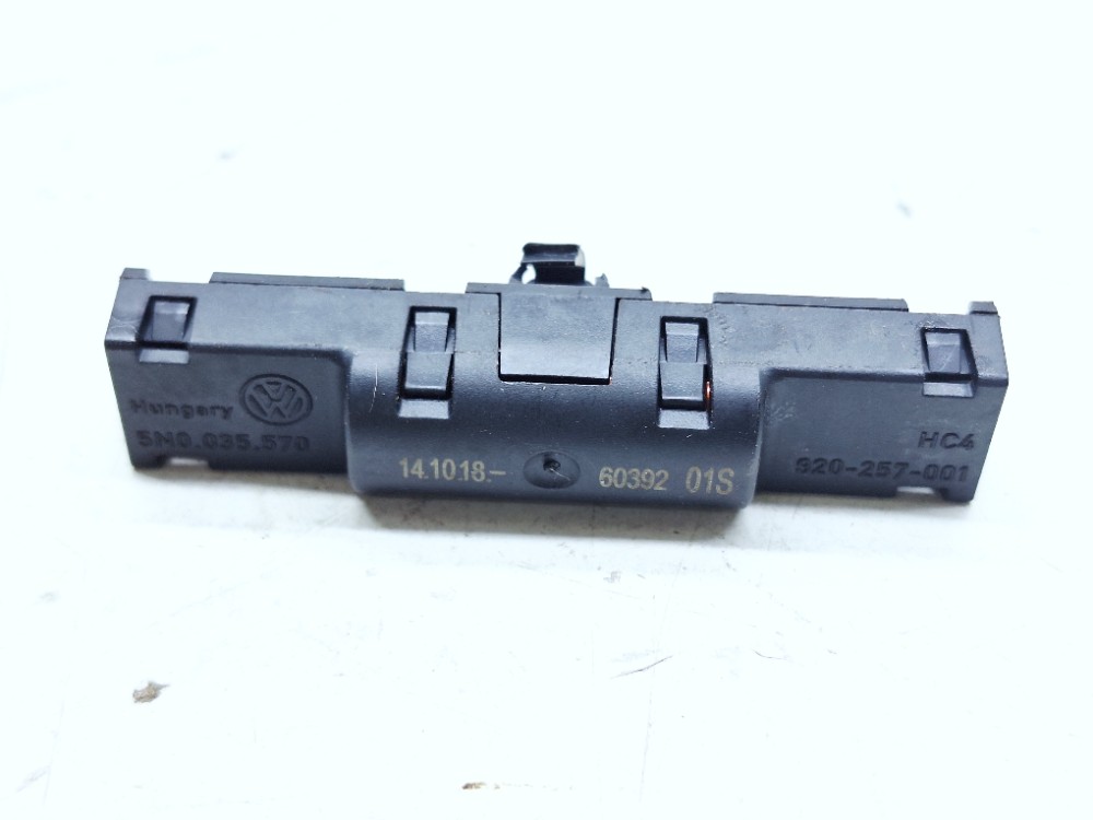 Sensor Desembaçador Vw Jetta 1.4 2019 5n0035570