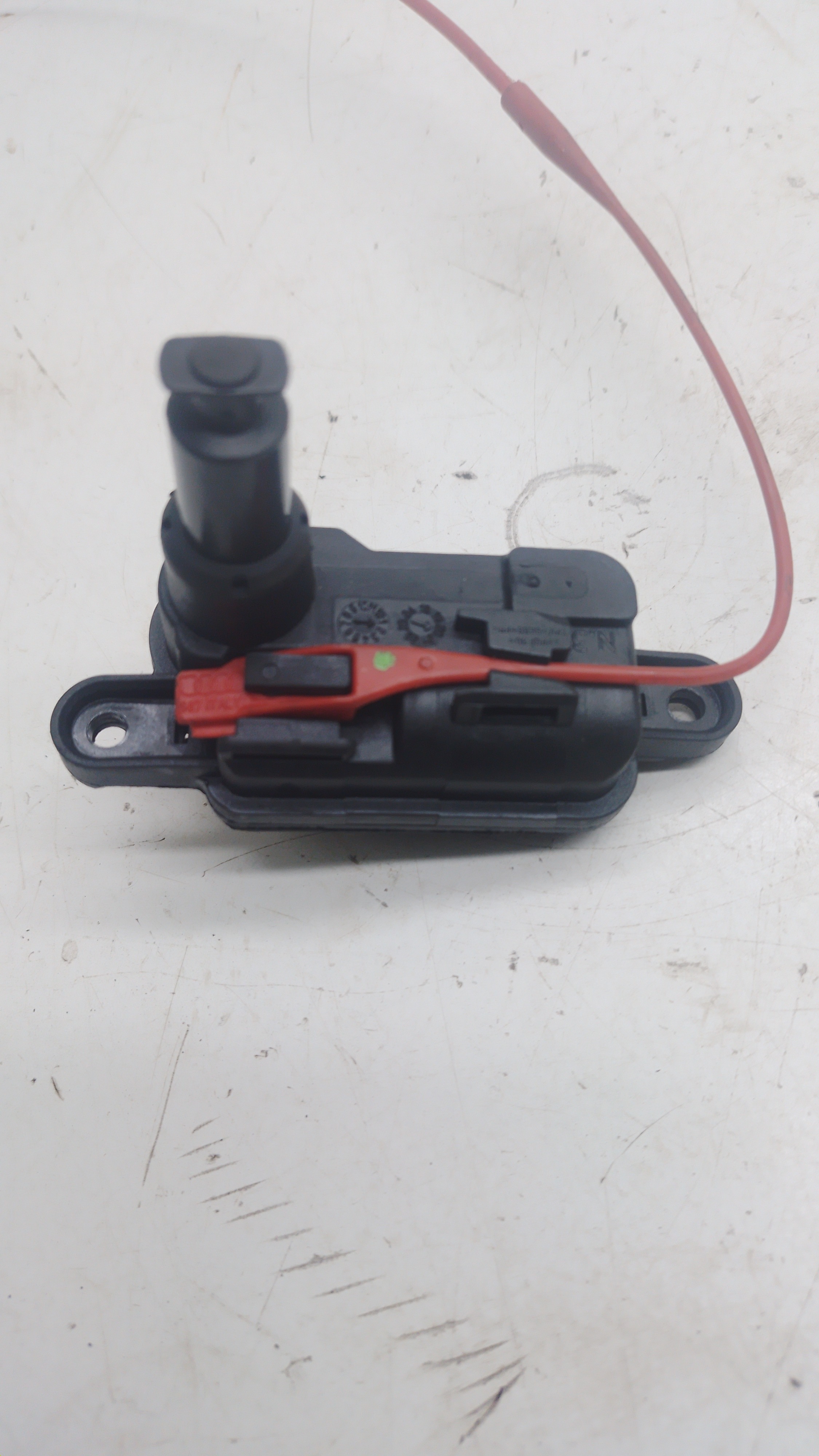 Trava Portinhola Audi A3 Sedan 2.0 2021 Nº8v0862153b
