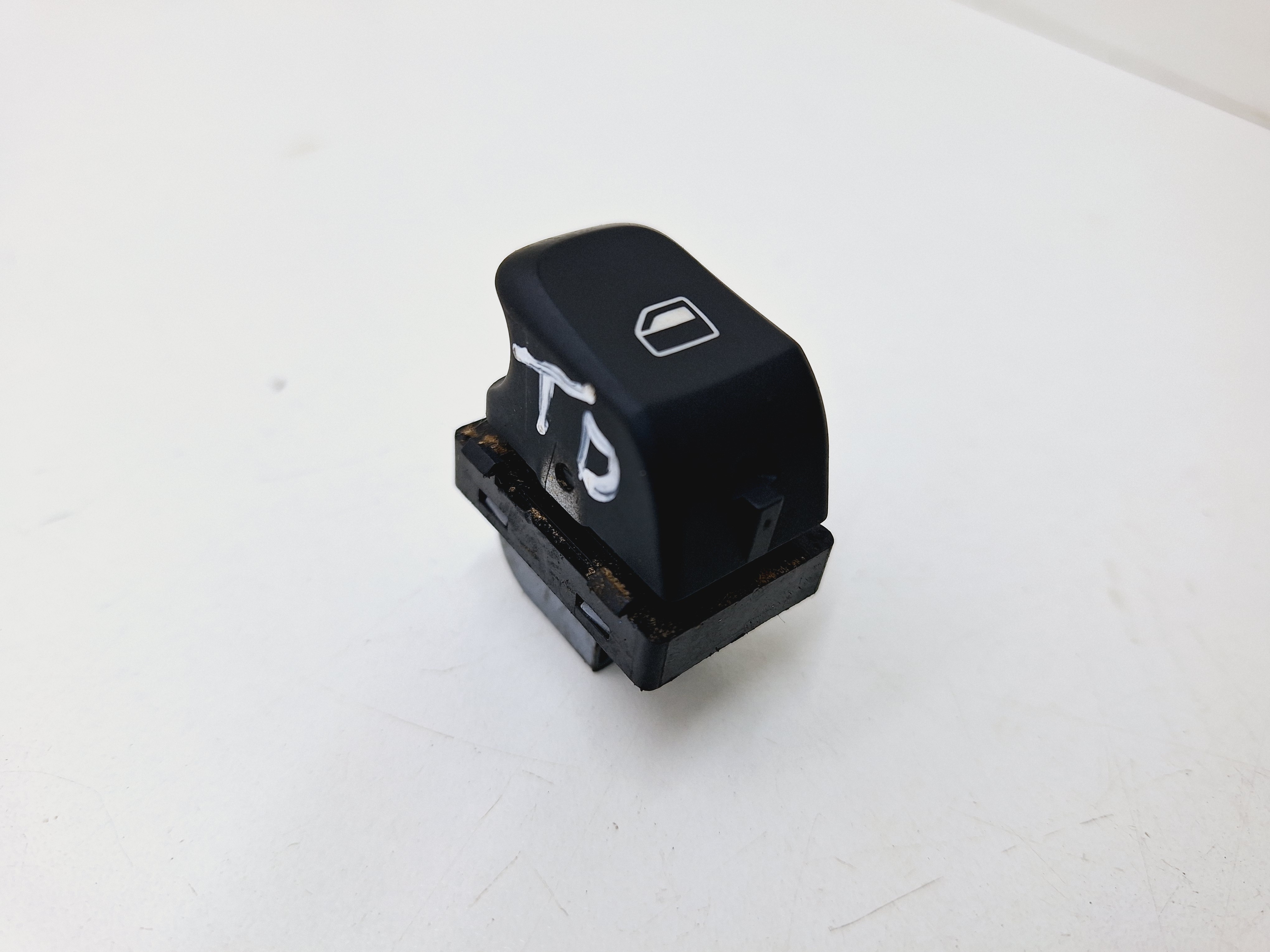 Botão Vidro Traseiro Direito Audi Q3 1.4 2016