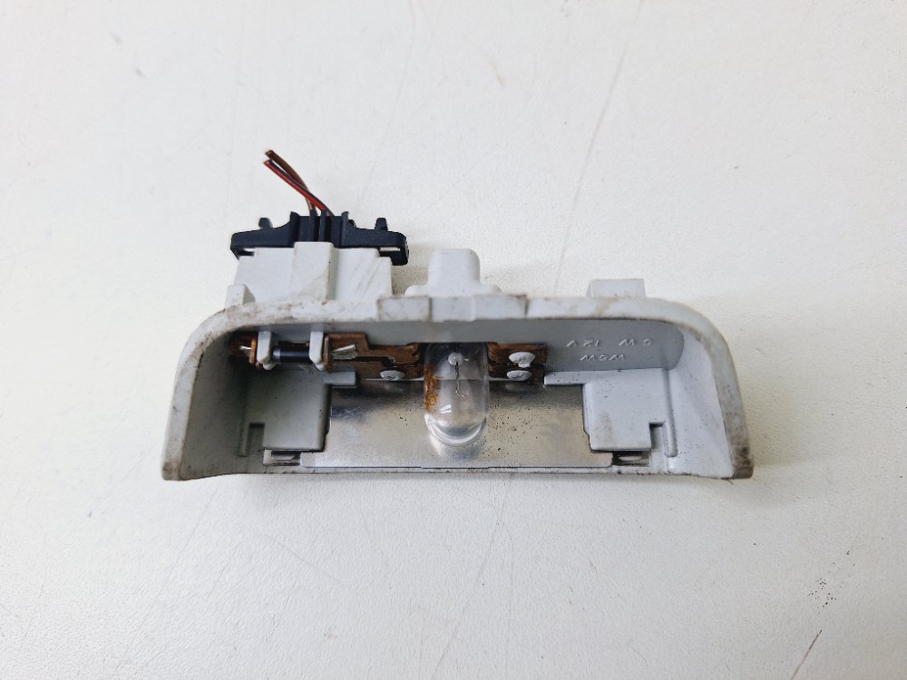 Luz Cortesia Porta Dianteira Direita Vw Passat 2.0 2011 2012