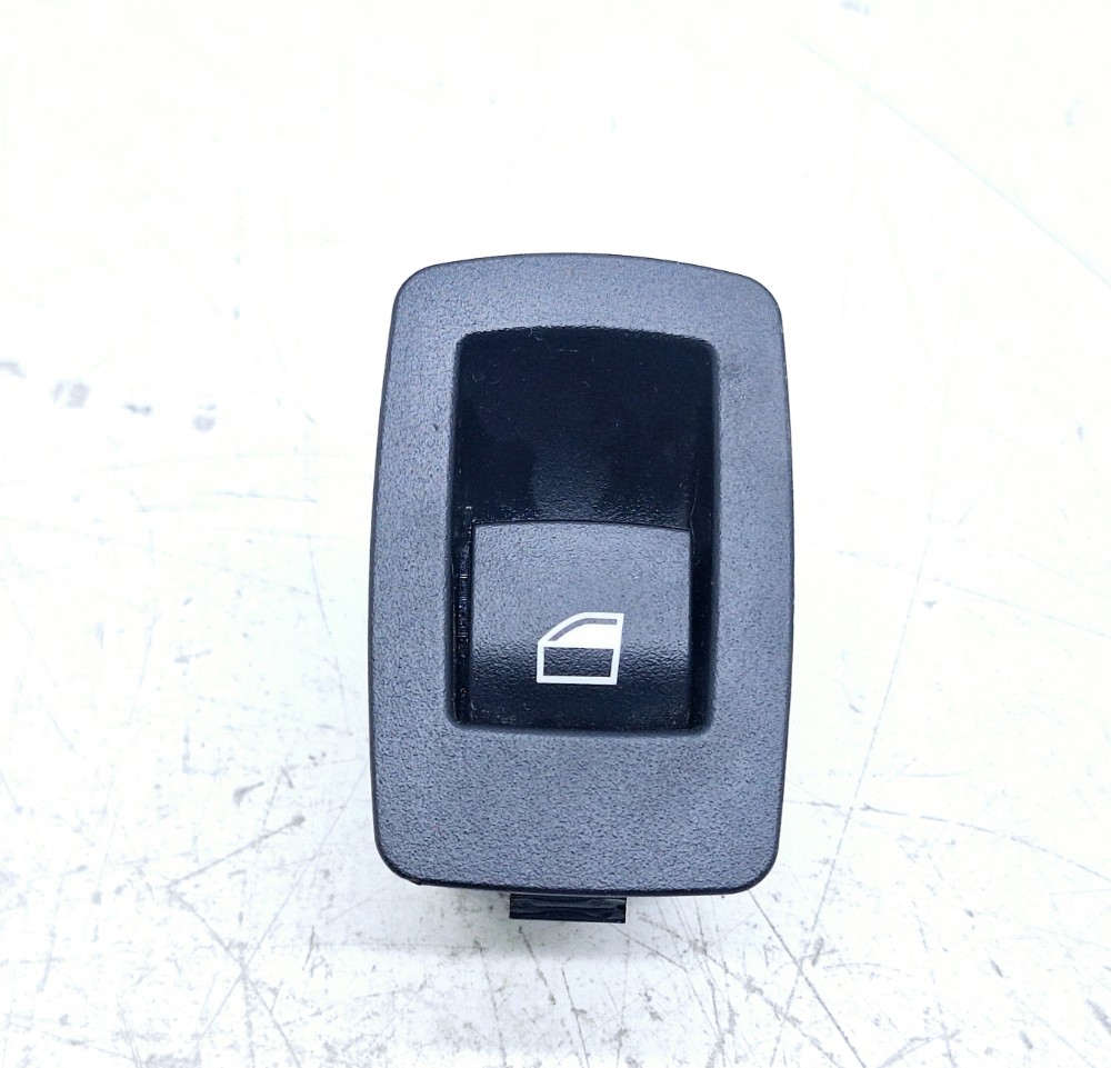Comando Vidro Traseiro Direito Bmw 125i 2.0 2014 920810603