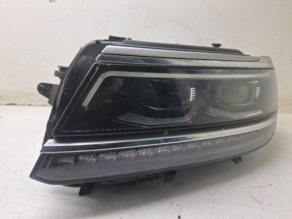 Farol Esquerdo Led Vw  Tiguan R-line 2.0t 2021 5nn941081c Esquerdo/motorista