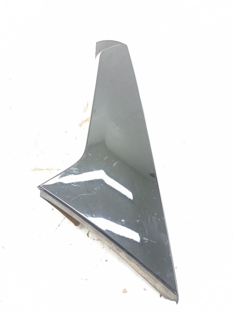 Acabamento Esquerdo Porta Traseira Gm Equinox 1.5 2022 2023