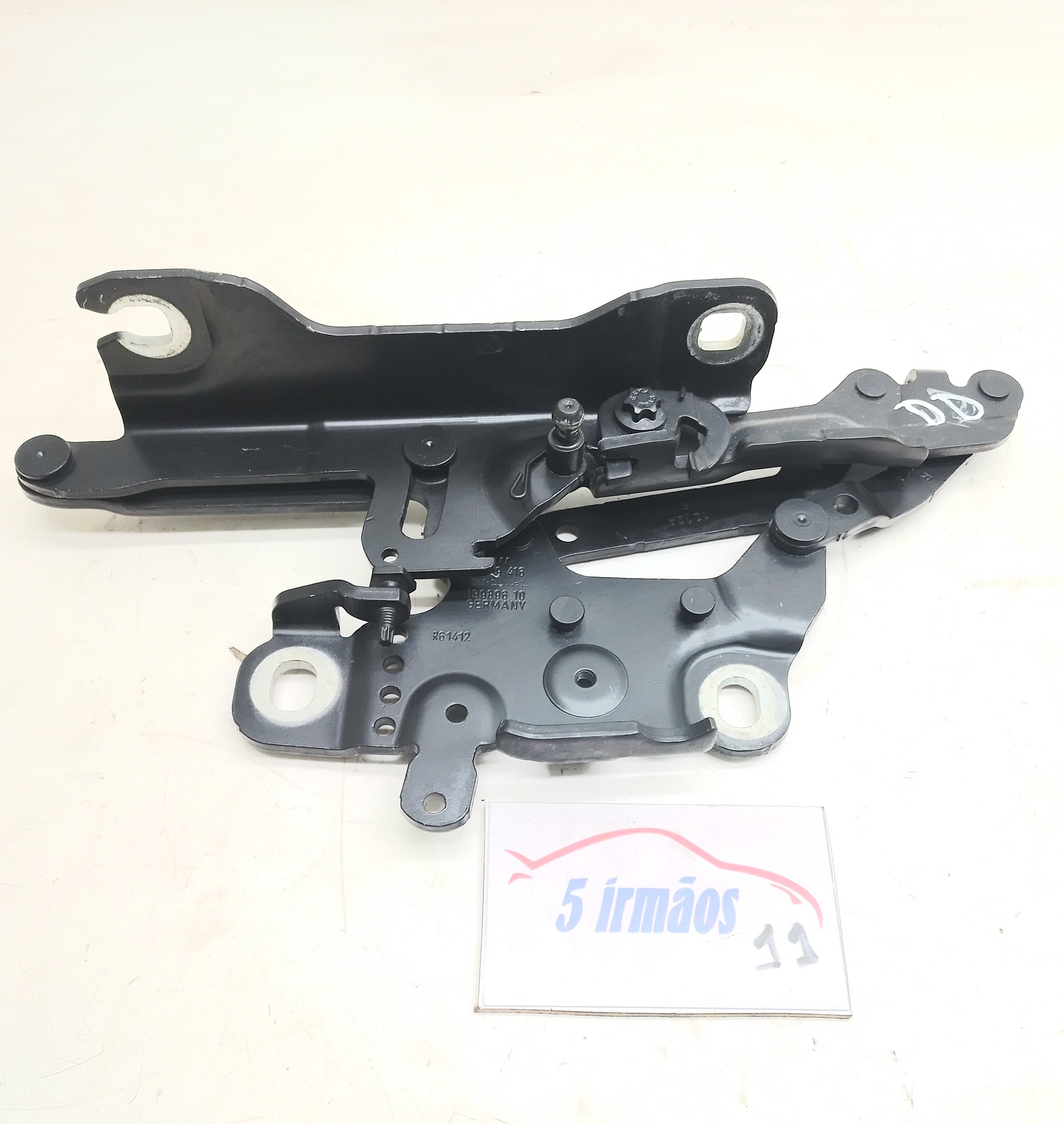Dobradiça Direita Capô Bmw 125i 2.0 2013 Nº7239416