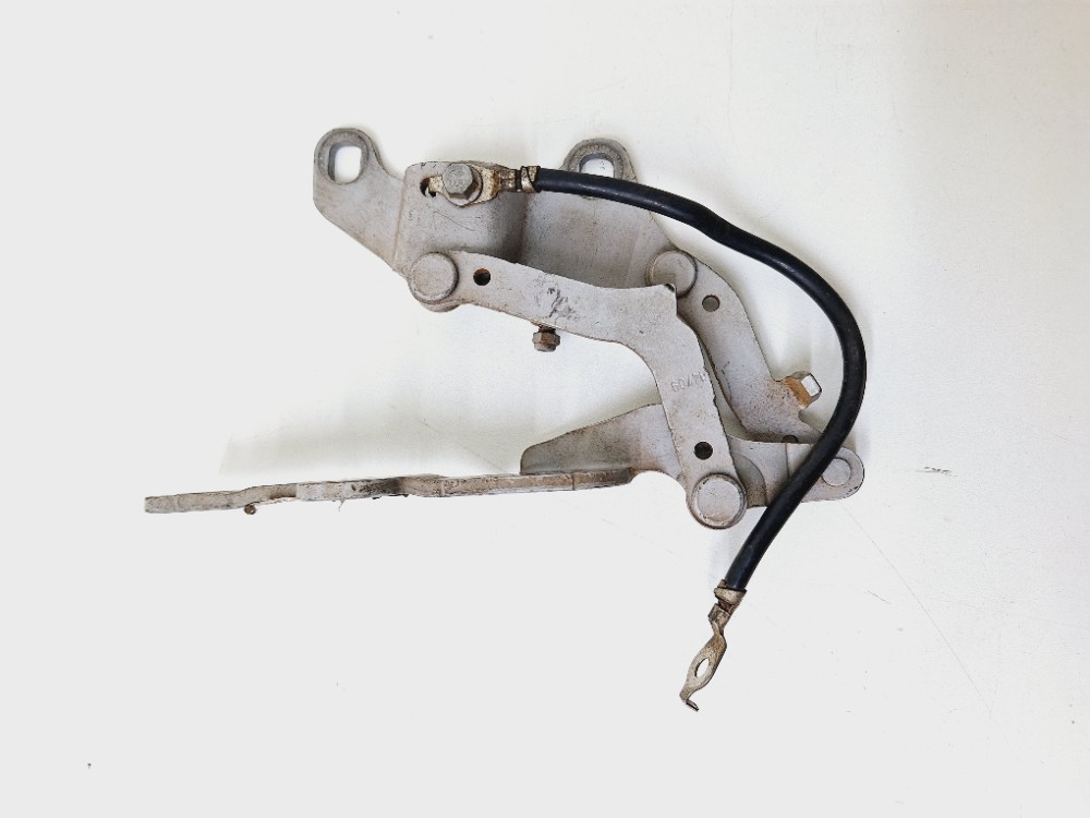 Dobradiça Esquerda Capô Bmw 320i 2.0 2006 A 2012 7115263