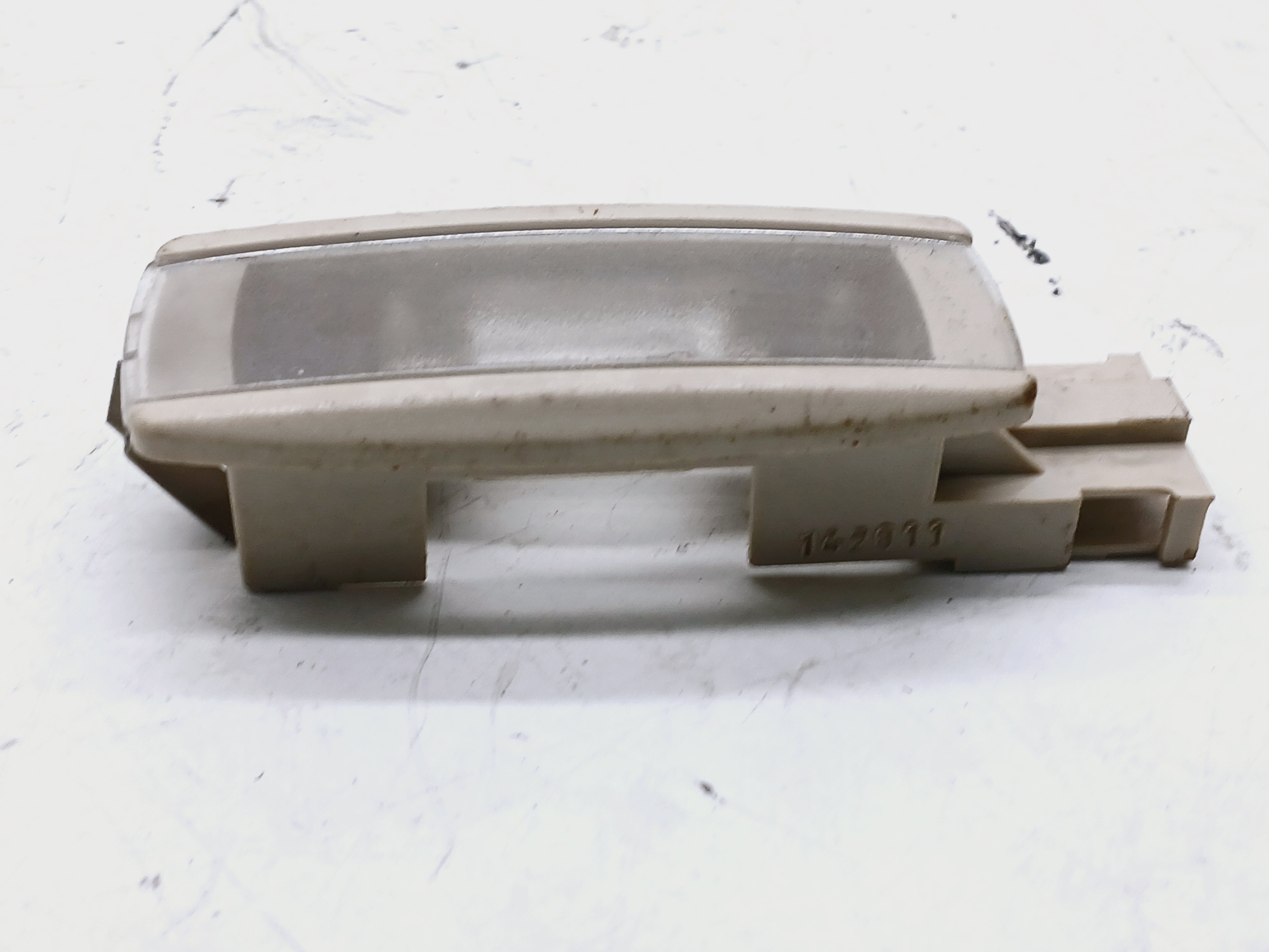 Luz Cortesia Esquerdo Vw Jetta 2.0 2011 2012 1k0947109