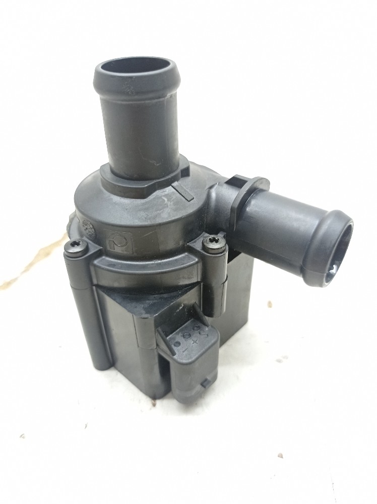 Bomba dágua Auxiliar Vw jetta Gli 2.0 2024 5q0965561b 244Km