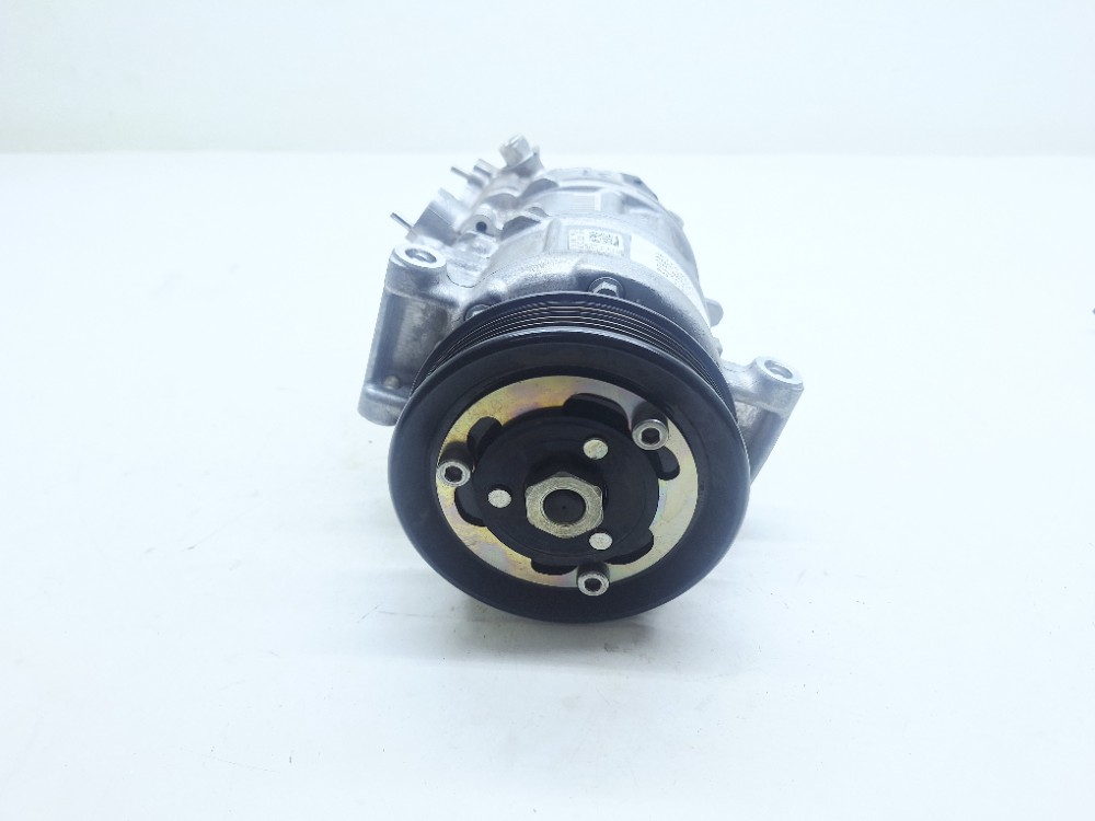 Compressor Ar Condicionado Vw Jetta Gli 2.0 2023 5Q0820803P