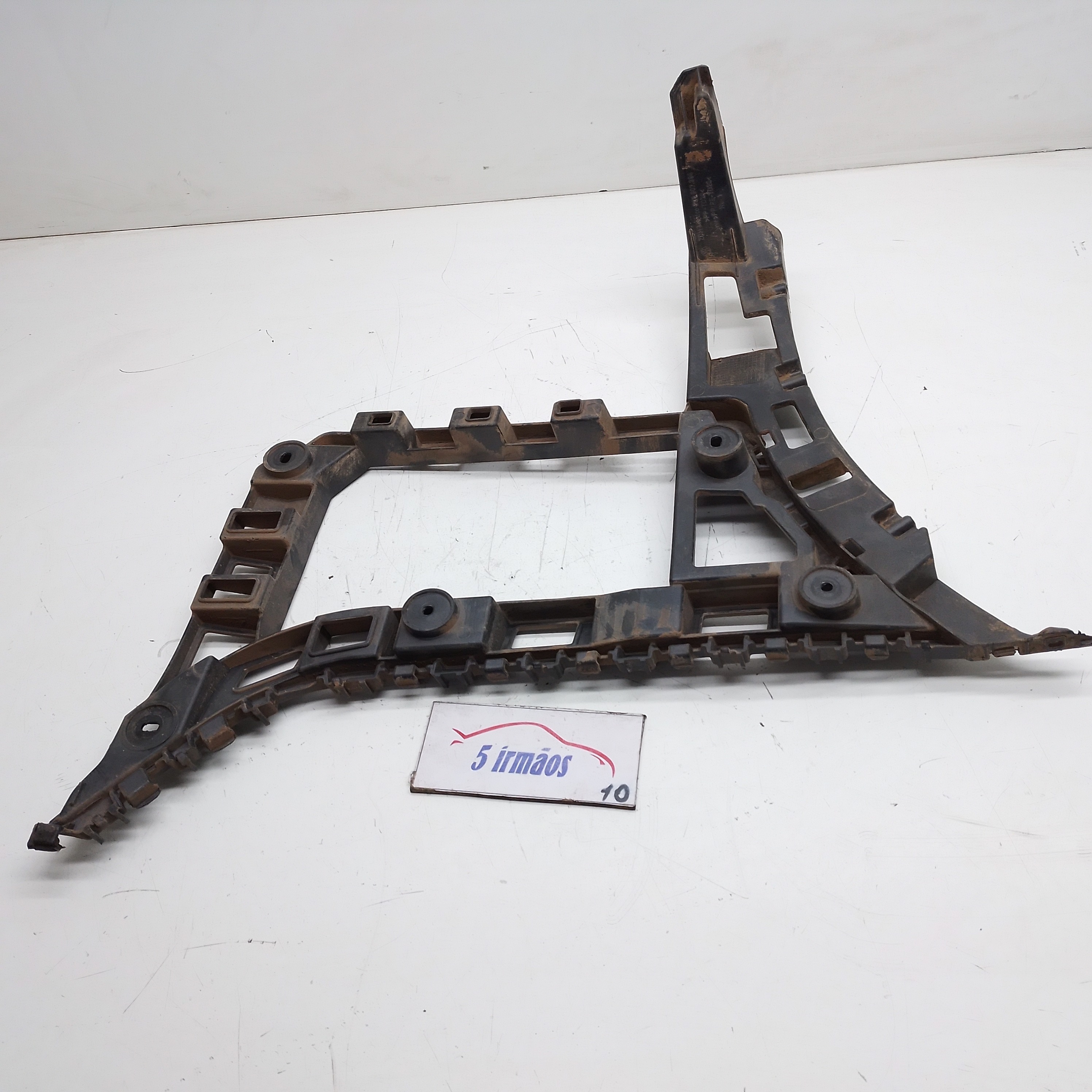 Guia Direito Parachoque Traseiro Vw Jetta Tsi 2.0 2013