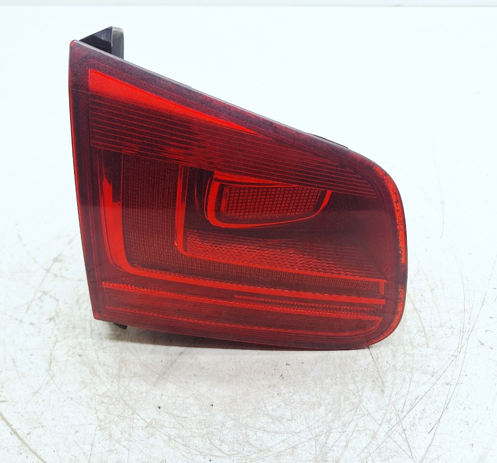 Lanterna Esquerda Tampa Traseira Tiguan 2.0 2012 5n0945259a Esquerdo/motorista