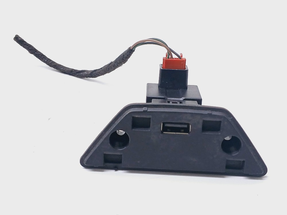 Entrada Usb Vw Polo 1.4 Gts 2020 5u0035726