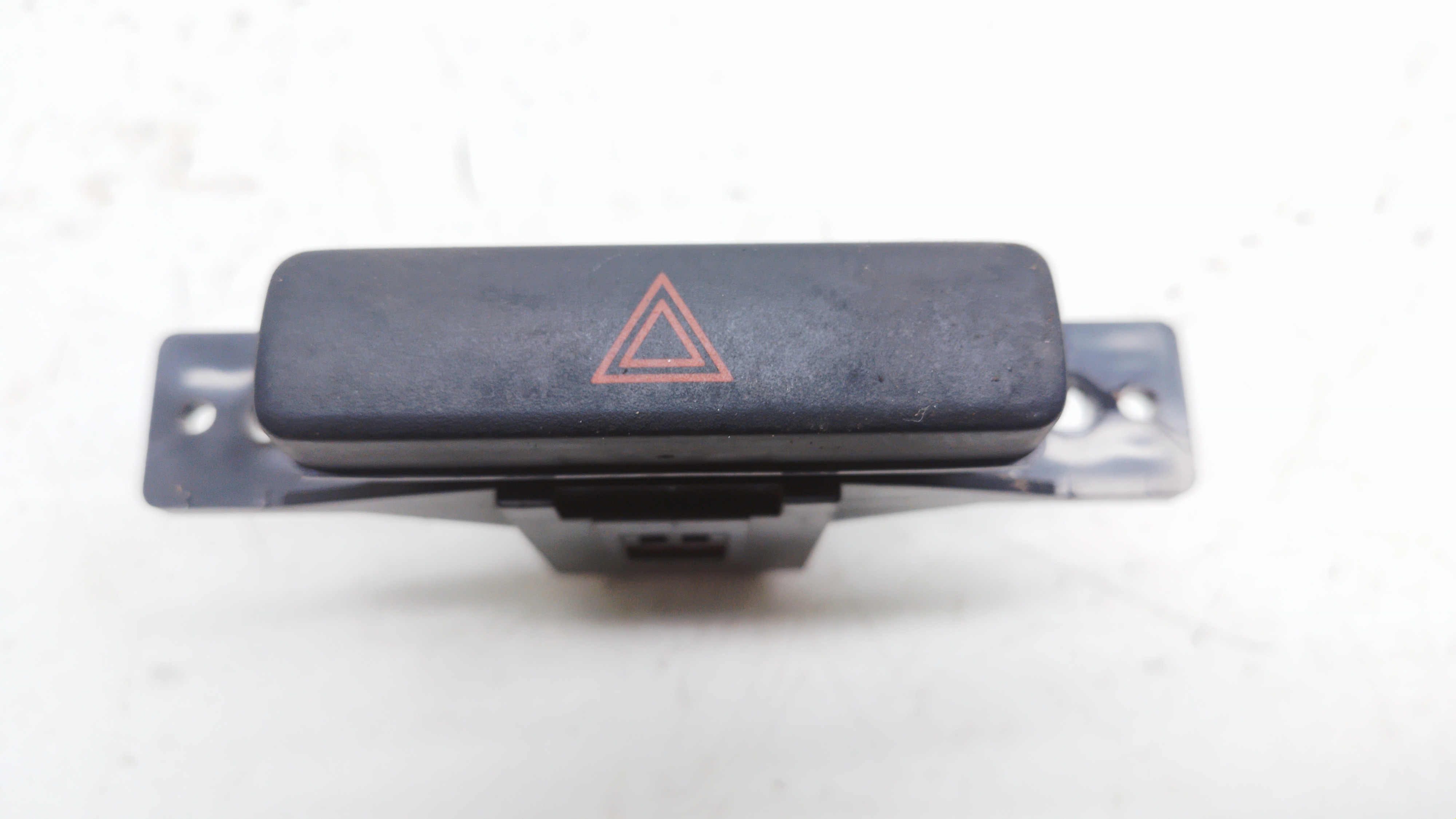 Botão Pisca Alerta Suzuki Grand Vitara 2.0 2010/ 2011 Preto
