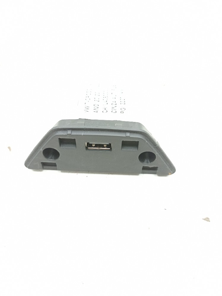 Entrada Auxiliar Usb Vw Tcross Tsi 1.4 2019 2020 5u0035726