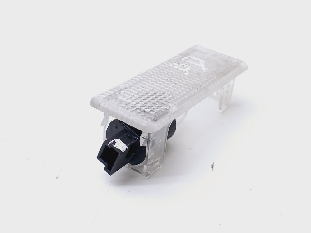 Luz Forro Porta Dianteira Direita Mercedes Cla200 1.6 2015