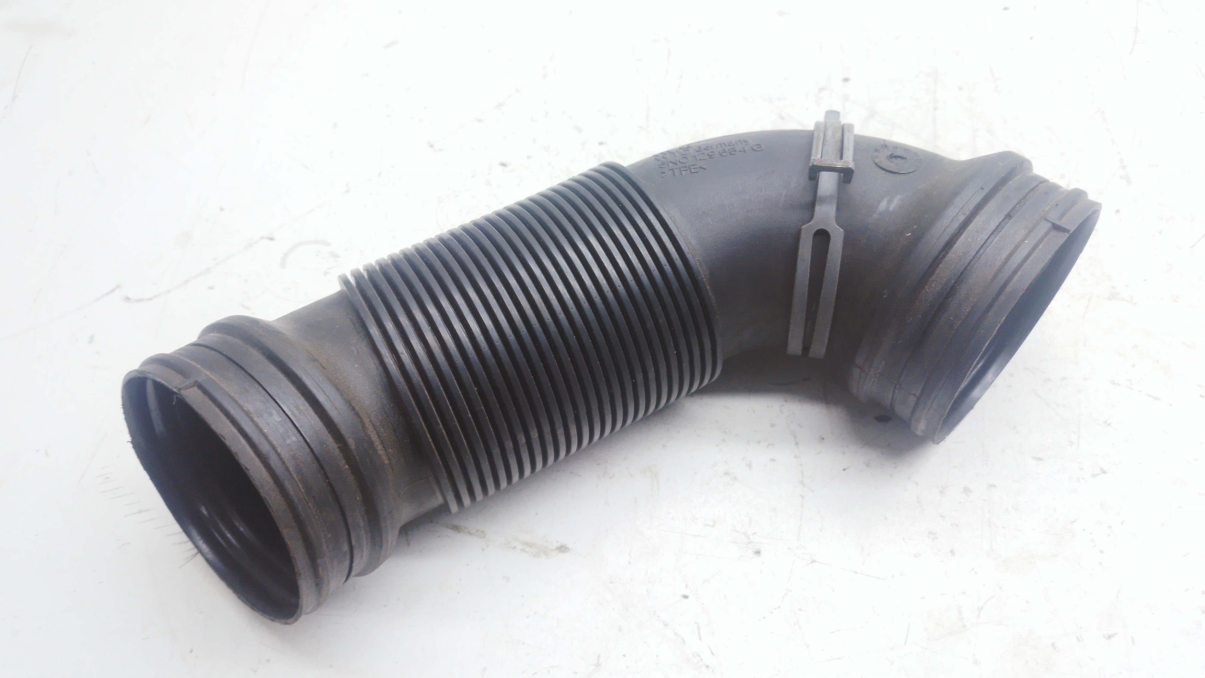 Mangueira Filtro Ar Audi Q3 2.0 2014 Nº5n0129684g