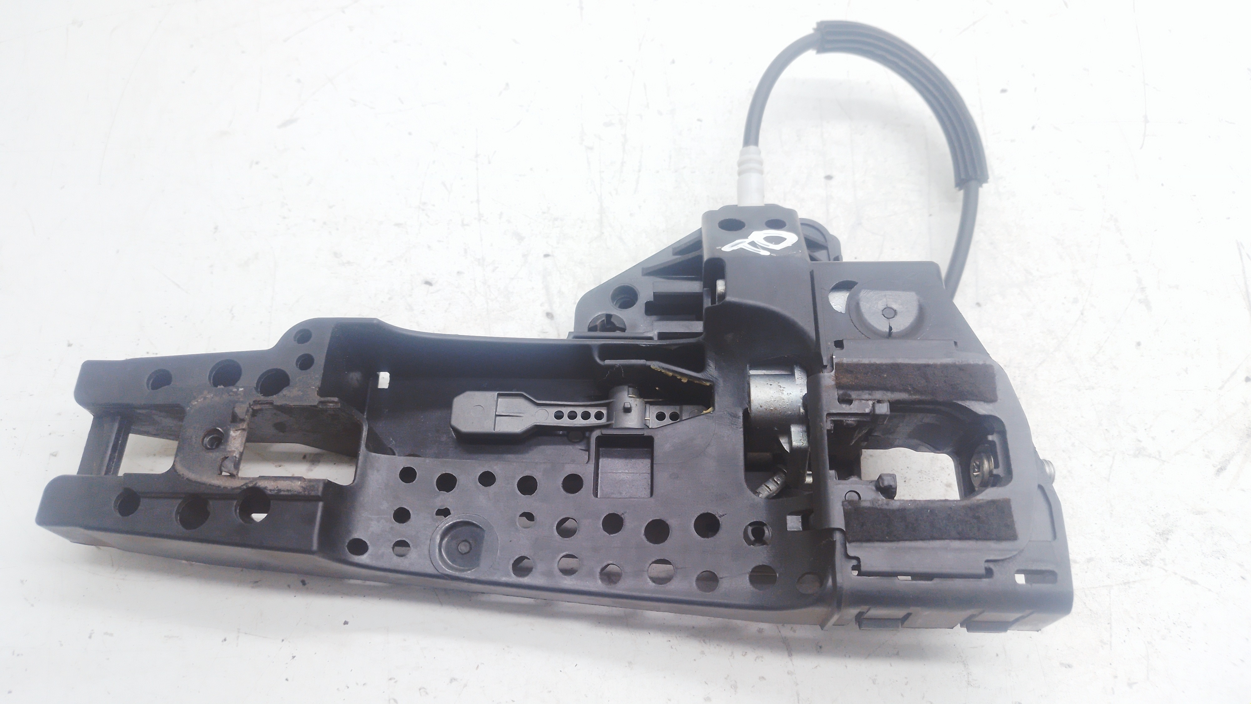 Suporte Maçaneta Traseira Direita Q3 2.0 2014 Nº8u0837886 Preto Traseira