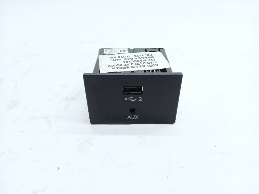 Entrada Auxiliar Usb Audi A3 Sedan Tfsi 2.0 2021 8v0035708