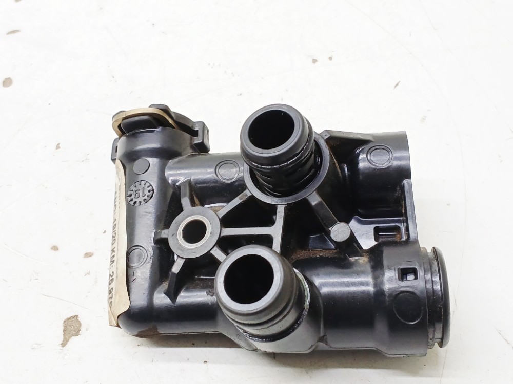 Valvula Termostatica Bmw 320i 2.0t 2019 2020 8678822