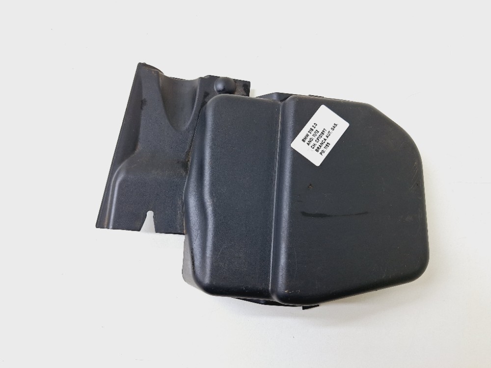 Acabamento Direito Churrasqueira Bmw 318i 2.0 2011 2012 Preto