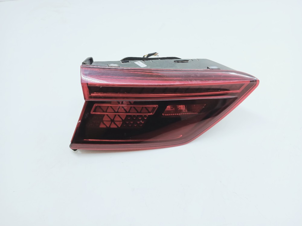 Lanterna Esquerda Tampa Traseira Tiguan 2.0t 2021 5na945307d Esquerdo/motorista