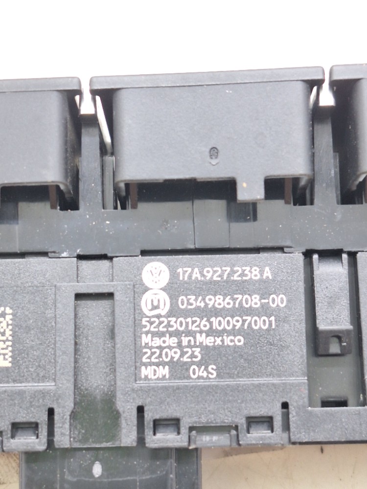 Botão Controle Tração Vw Jetta Gli 2.0 2023 2024 17a927238a