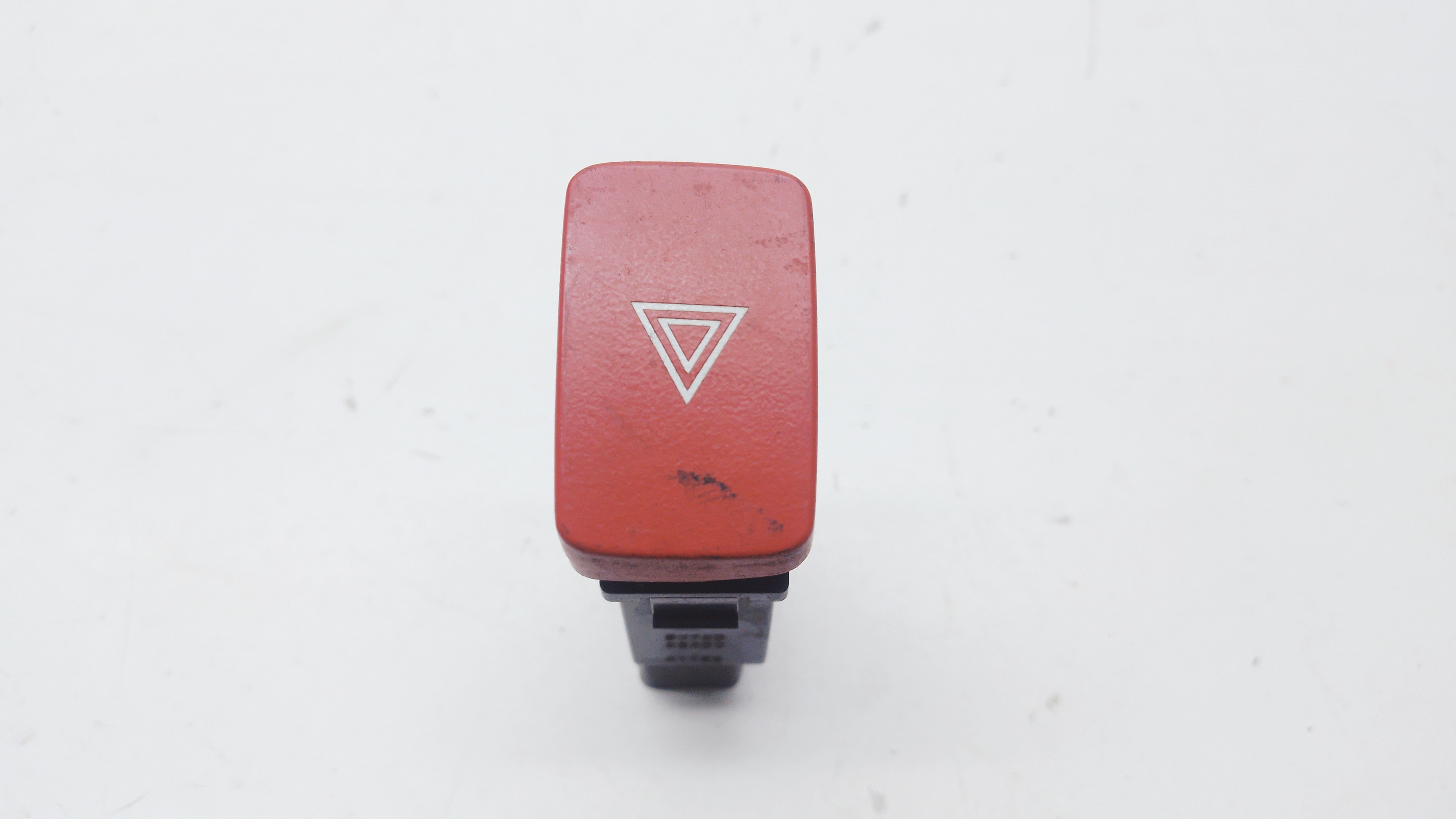 Botão Pisca Alerta Hyundai Tucson 2005/ 2006 N864w0140 Vermelho