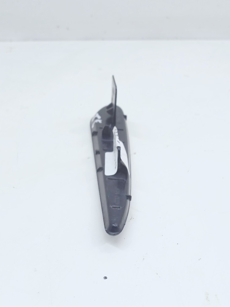 Acabamento Parachoque Traseiro Esquerdo Bmw 320 2.0 Preto Esquerdo