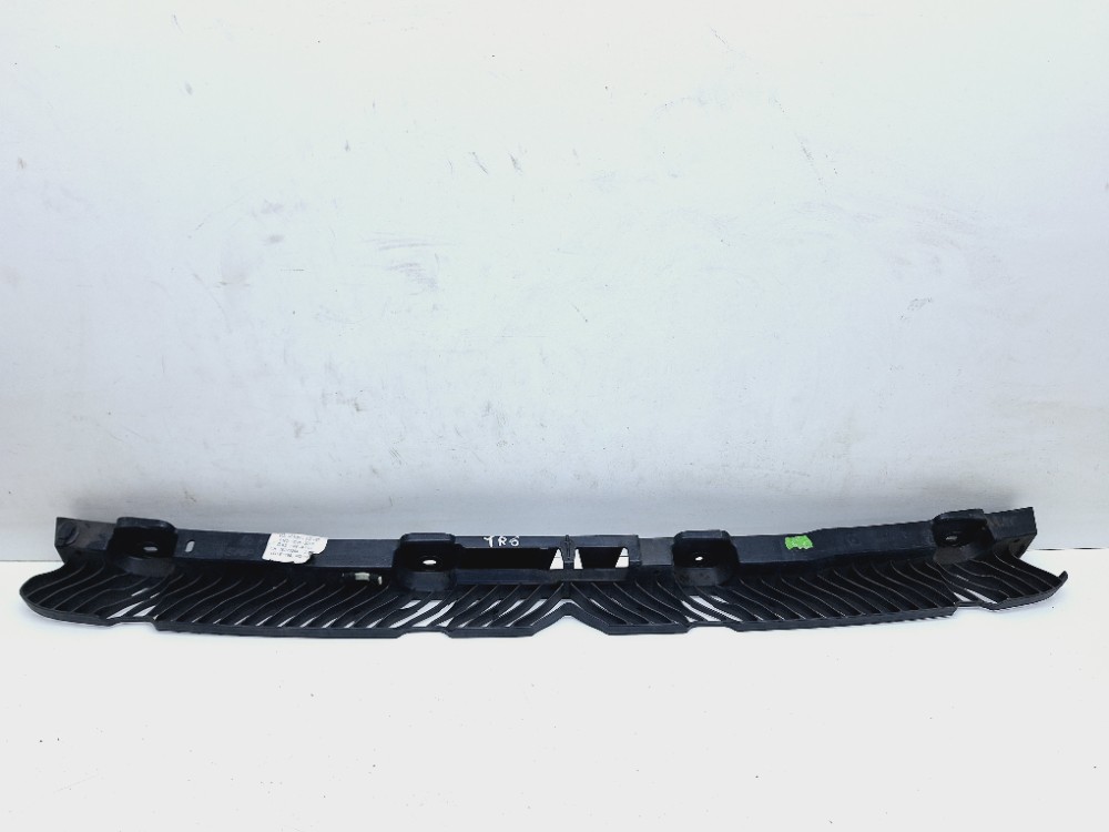 Guia Central Parachoque Traseiro Vw Passat Tsi 2.0 2018
