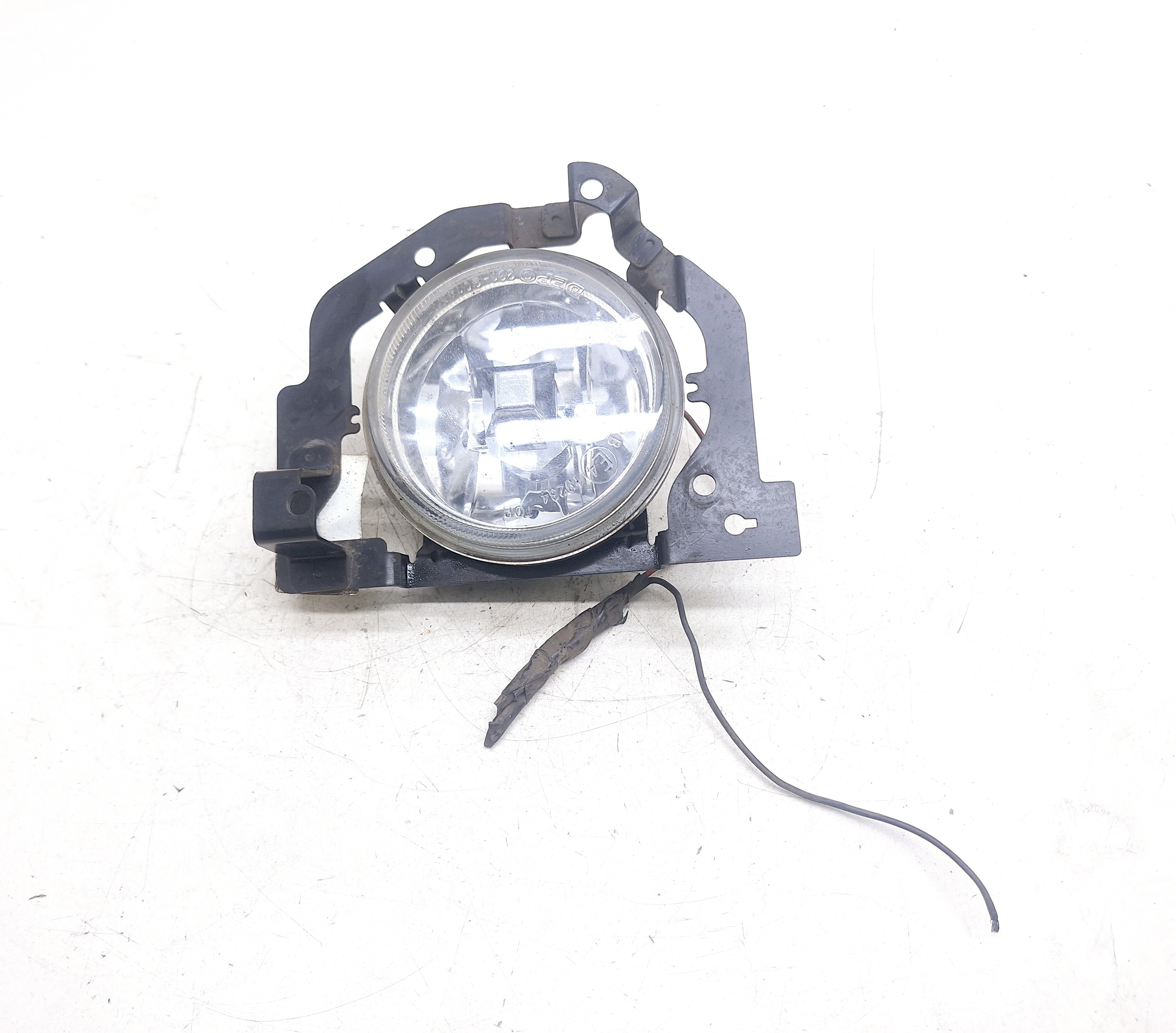 Farol Milha Esquerdo Gm Tracker 2.0 2008/ 2009 Branco