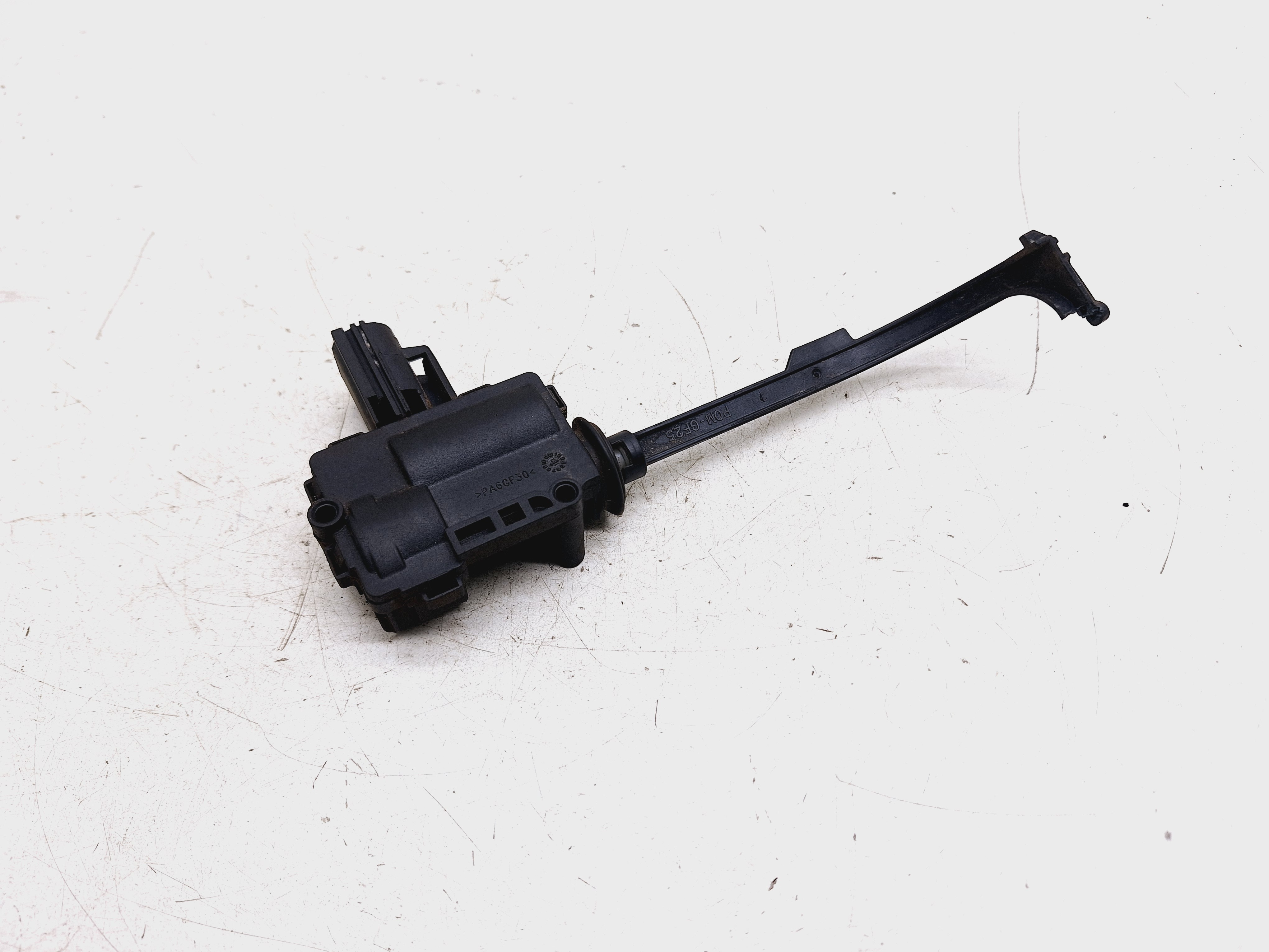 Motor Trava Portinhola Tanque Combustível Evoque 2.0 2013