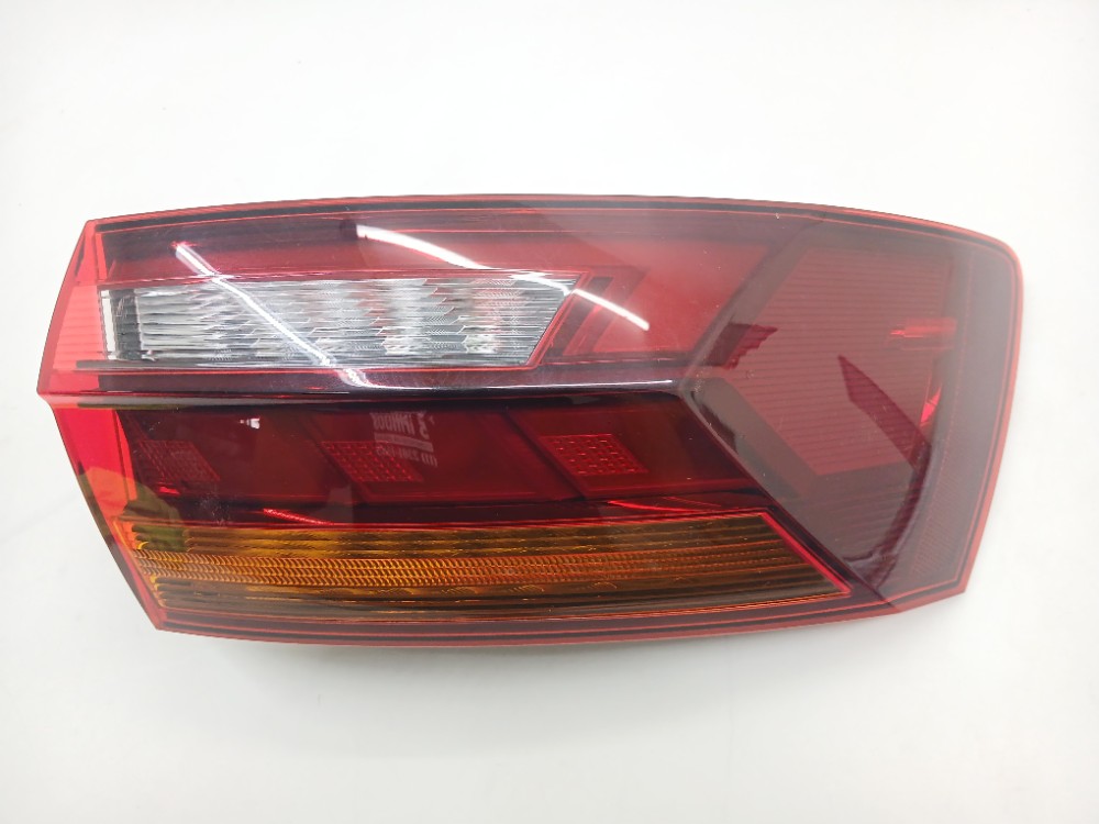 Lanterna Direita Vw Jetta Tsi 1.4 2019 17a945096
