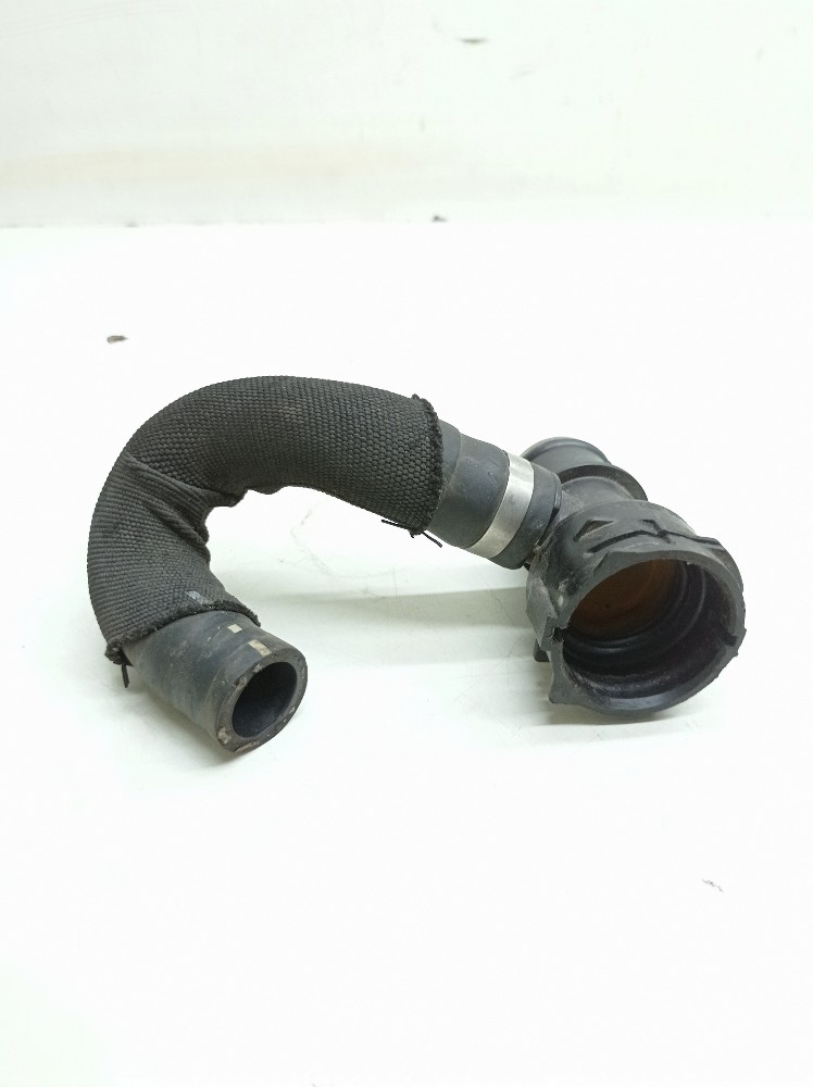 Flange Mangueira Arrefecimento Vw Jetta Gli 2.0 5q0122291k