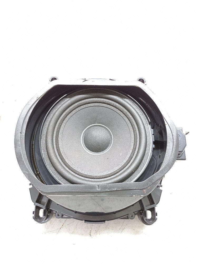 Alto Falante Subwoofer Bmw X3 2.0 2016 2017 921791302 Preto