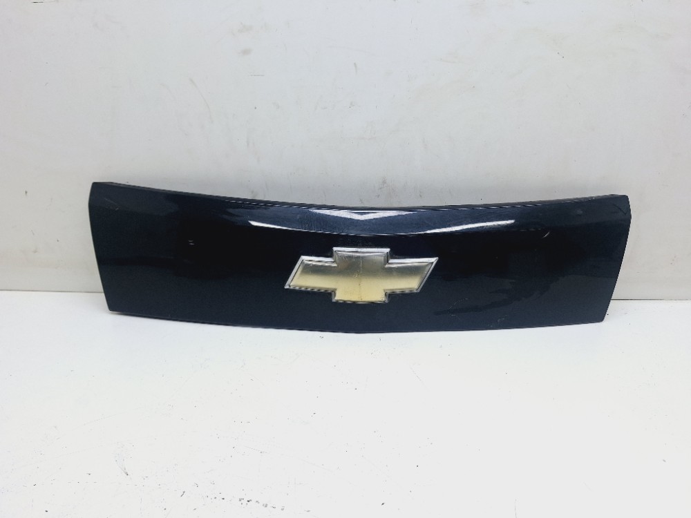 Acabamento Tampa Traseira Chevrolet Captiva 2010 96661580a Preto