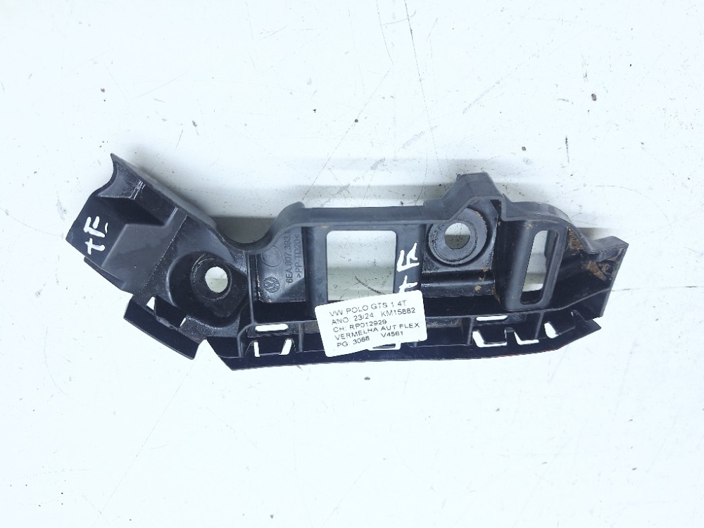 Guia Esquerdo Parachoque Traseiro Vw Polo Gts 1.4 2024