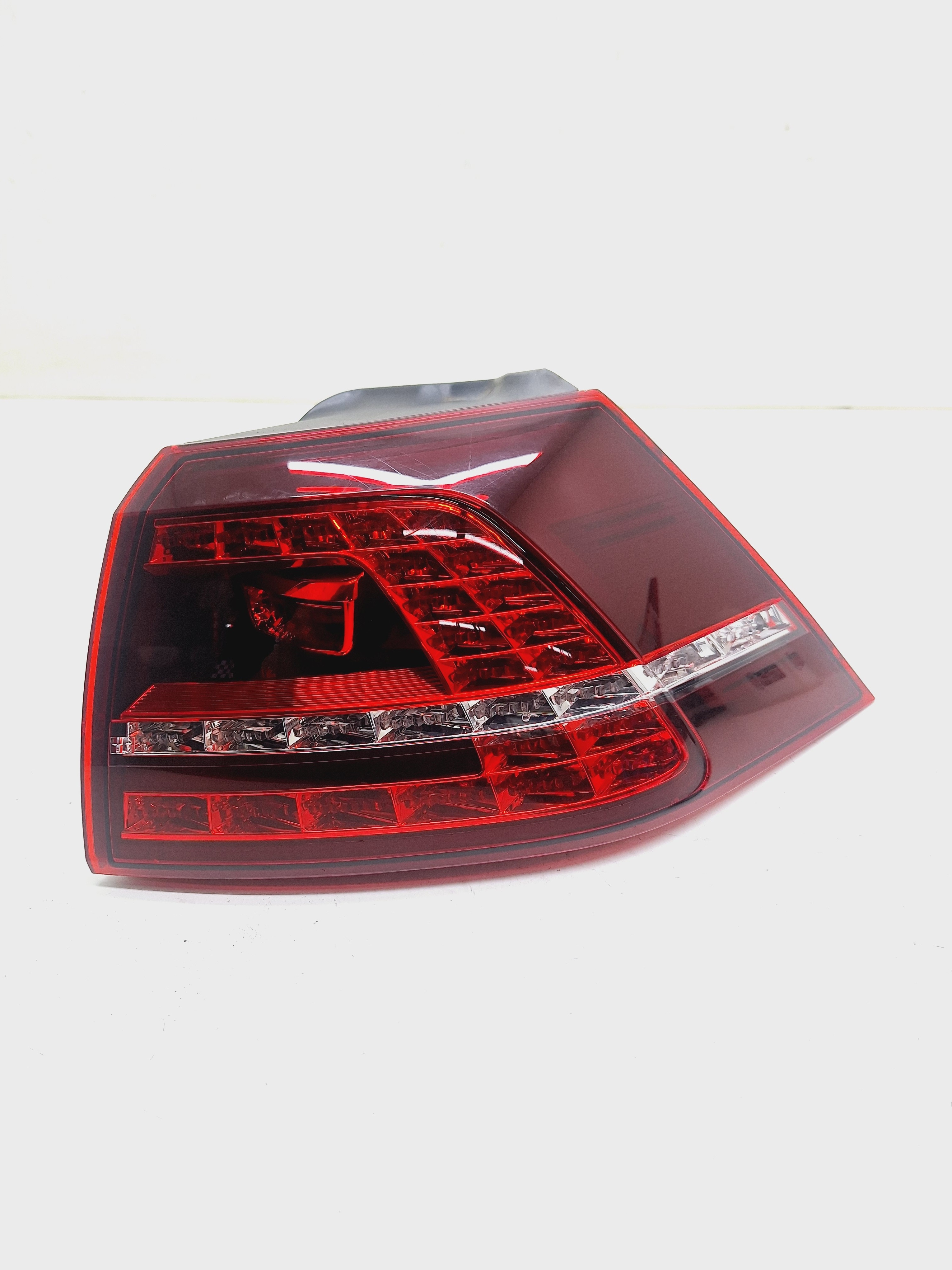 Lanterna Direita Vw Golf Tsi 1.4 2014/ 2015 N5g0945208 Direito Vermelho