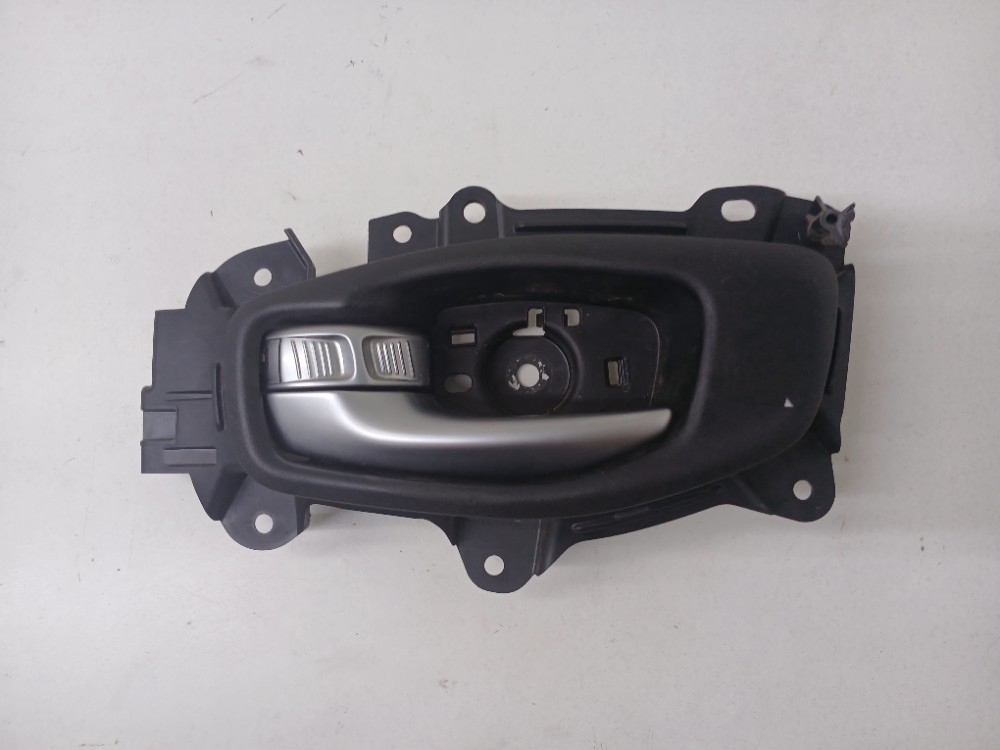 Maçaneta Porta Dianteira Esquerda Fiat Toro 2.0t 2022 Dianteira