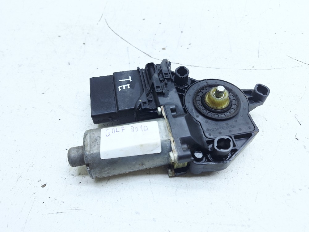 Fechadura Porta Traseira Esquerda Vw Golf 2.0 2010