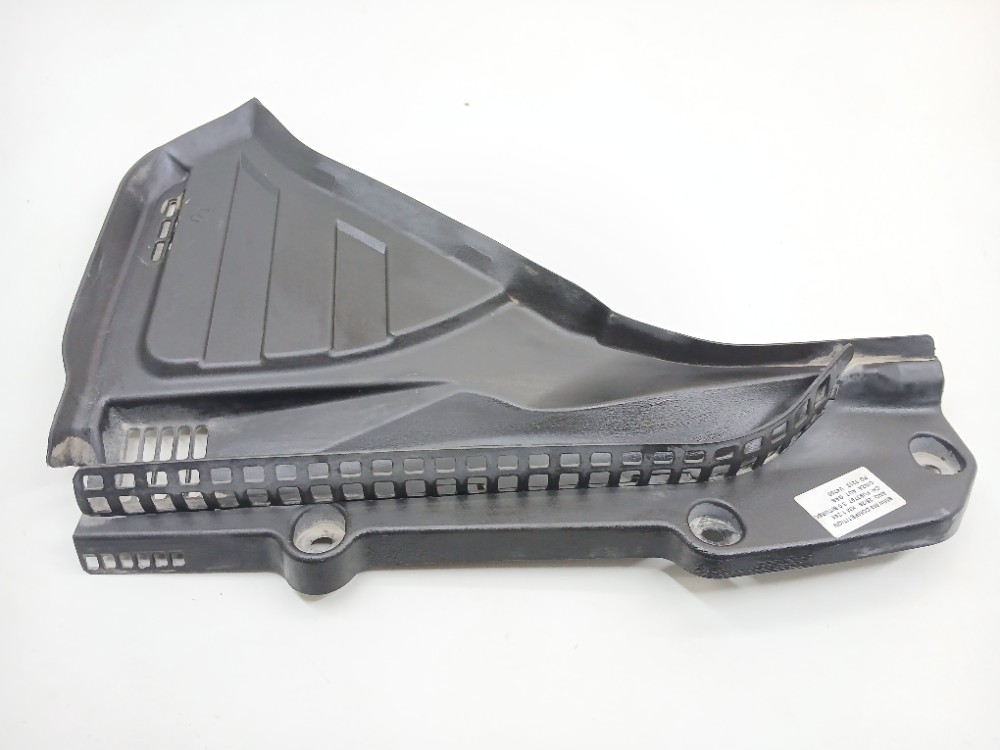 Acabamento Churrasqueira Esquerda Bmw M3 3.0 2026 7216973