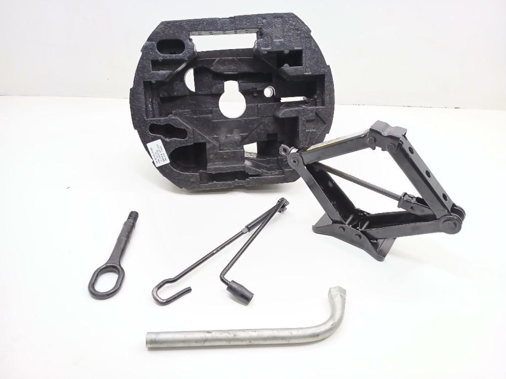 Kit Macaco Troca Roda C Ferramenta Vw Jetta Tsi 2.0 2013