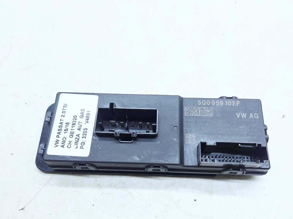 Módulo Tampa Traseira Vw Passat 2.0 2016 5Q0959107F