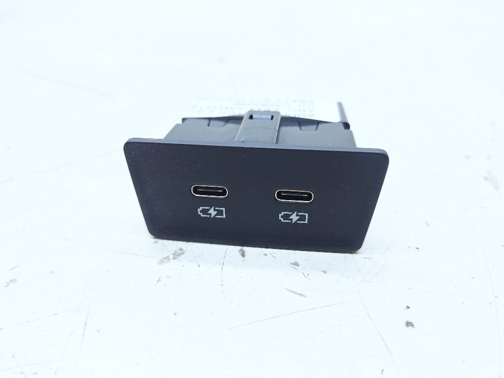 Entrada Usb Auxiliar Audi A3 Hatch 2.0 2023 8y0035954