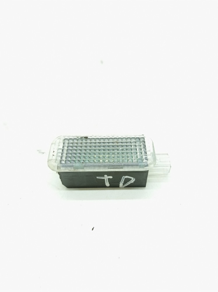 Luz Cortesia Traseira Direita Audi A3 Sedan Tfsi 2.0 2016